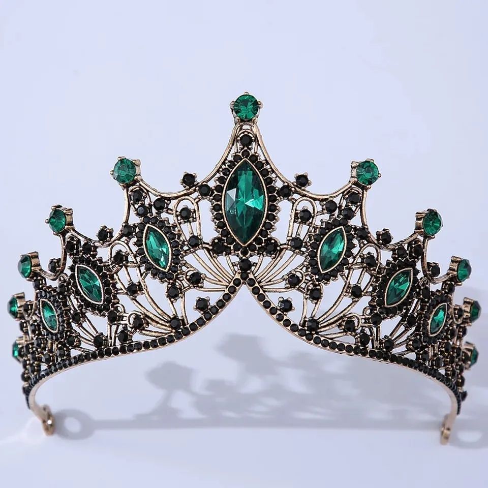 Couronne de mariée classique baroque, accessoires de cheveux élégants, doux et luxueux pour femmes
Pour commander passer au privé 🛍️🇩🇿
#alger #algeria #oran #couronne #corronnedetete
