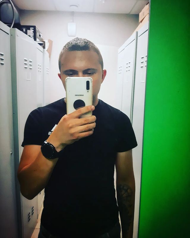 rakhmatudenis в LOOKY. . null