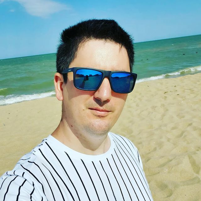 ruslan.salimov92 в LOOKY. . null