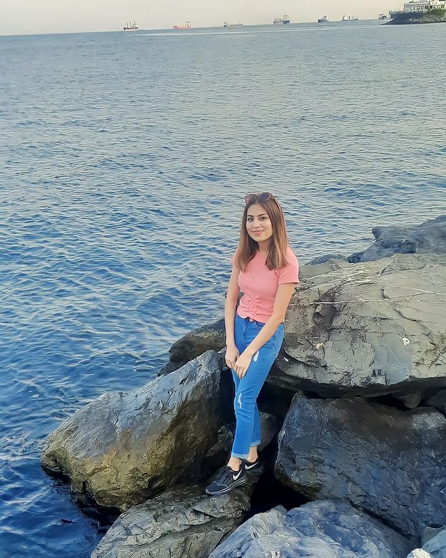 aknur0106 в LOOKY. . null