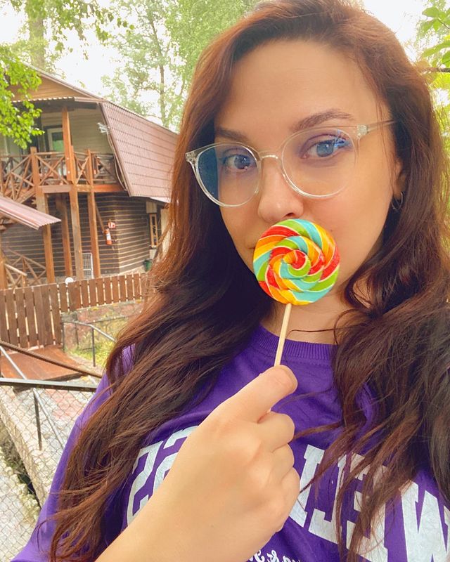 _justhelly в LOOKY. #стиктрэвел. ⛰️любимый #стиктрэве...