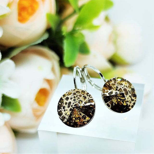 purple_pin в LOOKY. #серьгискристаллами,#гипоаллергенныесерьги,#серьгисриволи,#снятоспроизводства,#серьгисваровскиспб. Серьги с риволи SW в...