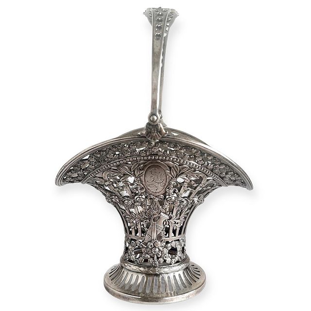 bl0shka_flea в LOOKY. #вналичии_bl0shka_flea,#plewkiewicz,#plewkiewiczwwarszawie,#wmf,#антиквариат,#антиквариатмосква,#антиквариатизевропы,#антикварнаяпосуда,#люблюантиквариат,#купитьантиквариат,#купитьантиквариатмосква,#купитьантиквариатвмоскве,#стариннаяпосуда,#стариннаяпосудаизевропы,#блошка,#блошиныйрынок,#блошиный_рынок,#блошиныйрынокмосква,#блошиныйрыноконлайн,#плевкевич,#плевкевичваршава,#российскаяимперия,#раритет. ⚜️ P L E W K I E W I...