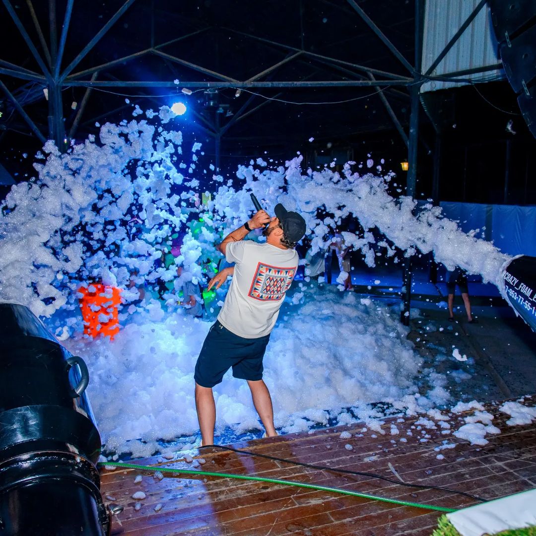 Фото из Malevichclub in Novosibirsk.
Foto by @anatoly_mosyakov 
#crazy_foam_effect ##пенноешоуновосибирск #пенанск #пенановосибирск #clubnsk_zvezda