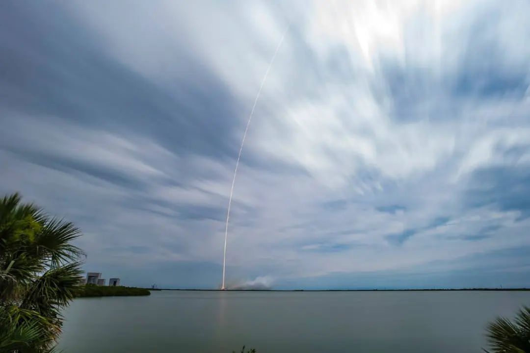 Falcon 9 launches 56 Starlink satellites to orbit from Florida