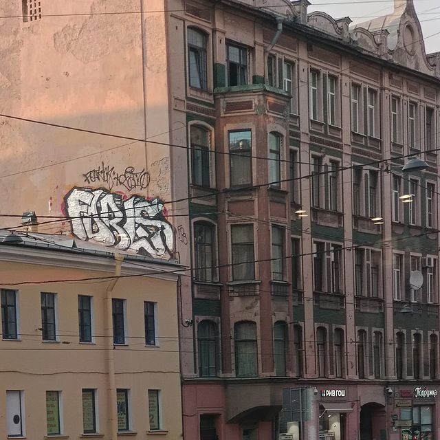 d1mx_drxn1kov в LOOKY. . приехать в питер рад...