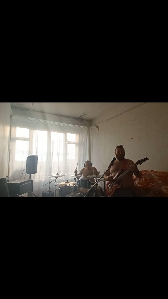 radilnikoff в LOOKY. #рок,#drum_kaban,#ЕвдокимБорисыч,#музыка,#Последняяночь. Репетиция🤘😁
#рок #...