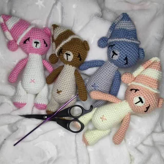 nastenochka.milaya в LOOKY. #игрушкикрючком,#амигуруми,#ручнаяработа,#handmade,#детям,#игрушки,#подарок,#подарокребенку,#Барнаул,#крючком,#пряжа,#игрушкиназаказБарнаул,#игрушкиназаказ,#игрушкивналичии,#Мишка-сплюшка,#игрушкималышам. Милый Мишка-сплюшка ...