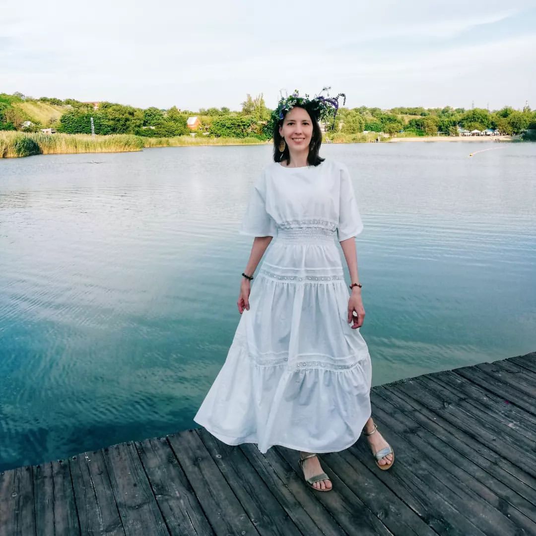 ☀️ Праздник Иван Купала

Я пошла туда в надежде отдохнуть и повеселиться, а получила... слезы...печали, очищения, осознания, благодарности, радости, любви. 
Родовая практика в хороводе из 200-х человек -  просто мощь! Это не объяснить словами, только прочувствовать в моменте.
✨Я есть! ✨Я здесь! ✨Я сейчас! 

#ИванКупала #хоровод #открываюсердце #летнеесолнцестояние