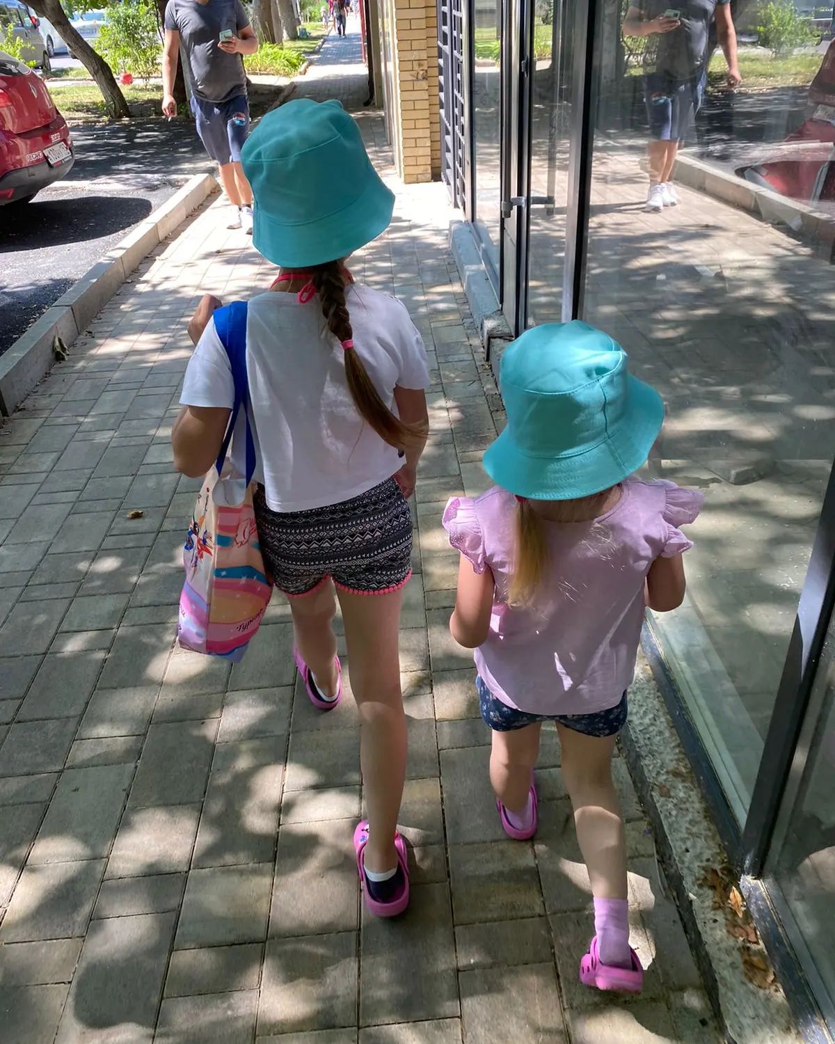 a_khorikov в LOOKY. . Мои принцессы чешут ...
