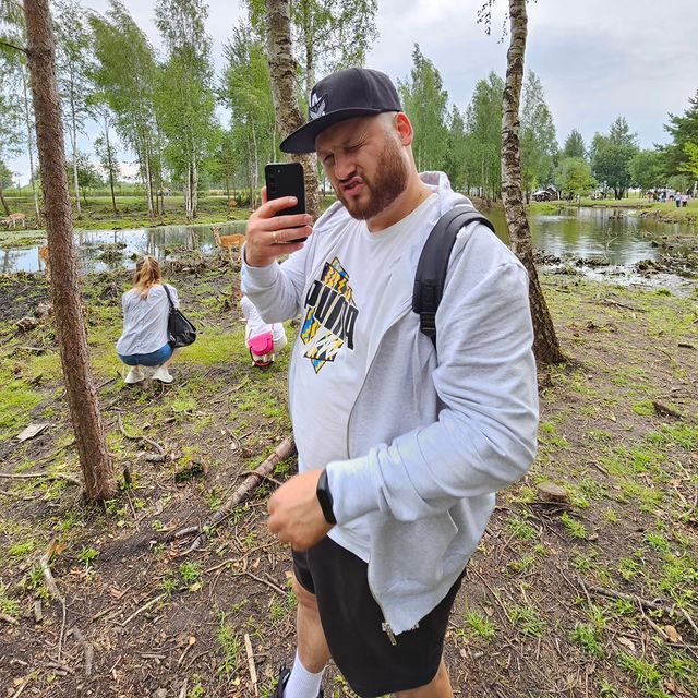 dexter_maxvil в LOOKY. . Задумау стырыць казу...