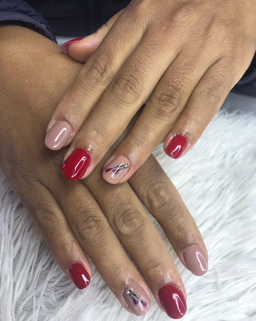 raquelbrazdesignerdeunhas in LOOKY. . Manutenção 👏🏻😍❣️ ...