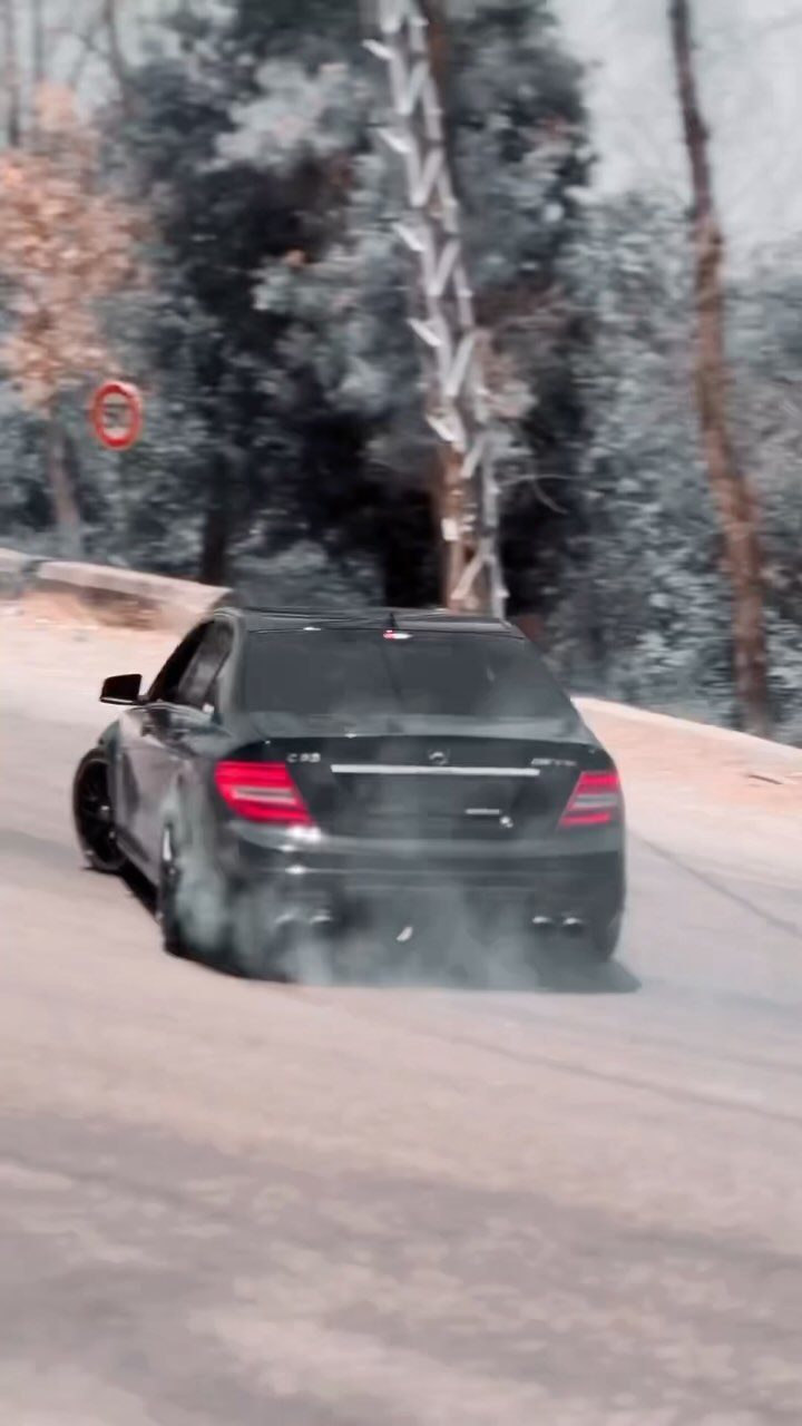 Amg в LOOKY. #mercedes,#cclass,#mercedesamg,#mercedesclub,#mercedesbenzclub,#mercedesbenz,#mercedesbenzamg,#4matic,#c63s,#c63,#c63samg,#c63amg,#w205,#amgclub1,#cars,#germancars,#affalterbach,#luxurycars,#amgpower,#amglovers,#amg63,#amg,#amggang,#amgclub,#amglove,#amgperformance,#amgli̇fe. Mercedes-AMG C63❤️

...