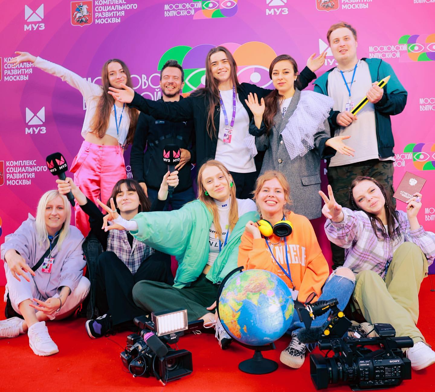 krosh077 в LOOKY. #💜,#выпускной,#2023,#москва,#музтв,#04:45,#людибезглаз. #💜 #выпускной #2023...