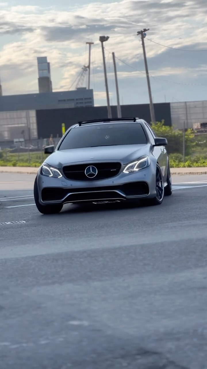 Amg в LOOKY. #brabus,#eclass,#4matic,#amg,#affalterbach,#cars,#kompressor,#amg63,#mercedesbenzamg,#amg63s,#w213,#e63,#e550,#brabus800,#amglovers,#amgperformance,#amgclub,#amglife,#amgpower,#amggang,#amglove,#63amg,#luxurycars,#v8biturbo. E63 AMG W212

#brabu...