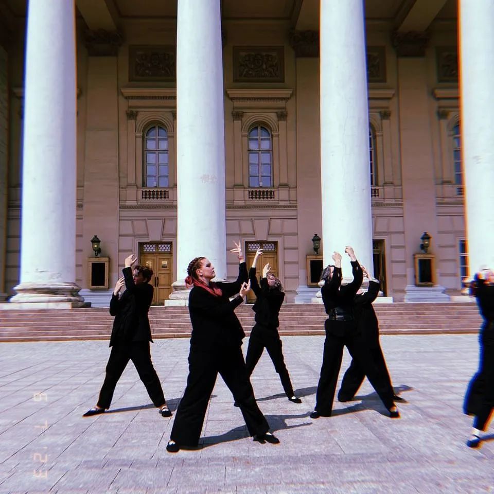 Deeper
Yeah, I think I'm goin' deeper

Съемка в +30 ✅️