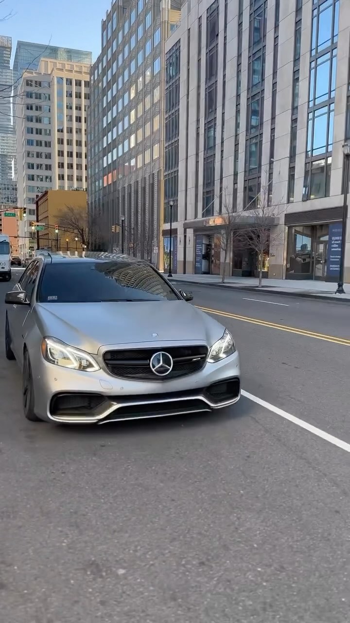 Amg в LOOKY. #brabus,#eclass,#4matic,#amg,#affalterbach,#cars,#kompressor,#amg63,#mercedesbenzamg,#amg63s,#w213,#e63,#e550,#brabus800,#amglovers,#amgperformance,#amgclub,#amglife,#amgpower,#amggang,#amglove,#63amg,#luxurycars,#v8biturbo. E63 AMG W212

#brabu...