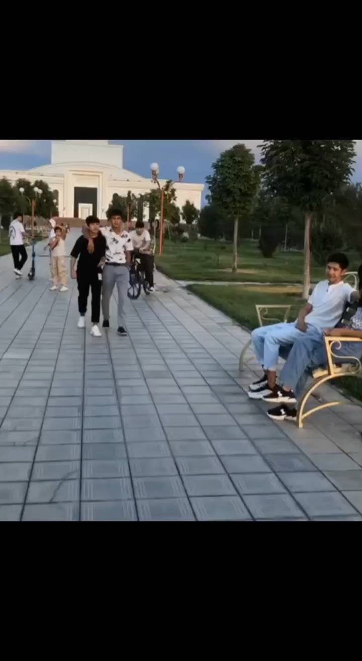 totoy_ake_ in LOOKY. #keper_studio,#armon,#dostlar,#qizim,#ibratlisozlar,#koncert,#kayfiyat_uz,#andijon,#doniyorkayumov1,#sevgim,#islomuz,#uzbekistan,#uzb,#million2018,#uzbekfilm,#filmuz,#samarqand,#milliy,#uzb_studio_,#dard1sarim,#uzbekkino,#musl1m_uz1,#shukurullohdomla,#abdullohdomla,#abdulazizdomla,#music,#guitar. 𝗳𝗶𝗸𝗿𝗶𝗻𝗴𝗶𝘇𝗻...