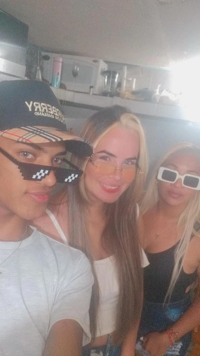 anyergutierrez2710 в LOOKY. . 💎✨
Junnyazotes Akan...