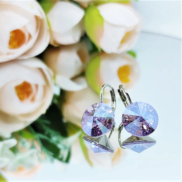 purple_pin в LOOKY. #серьгискристаллами,#сиреневыесерьги,#сиреневыеукрашения,#серебряныесерьги,#блестящиесерьги. А это те же кристалл...