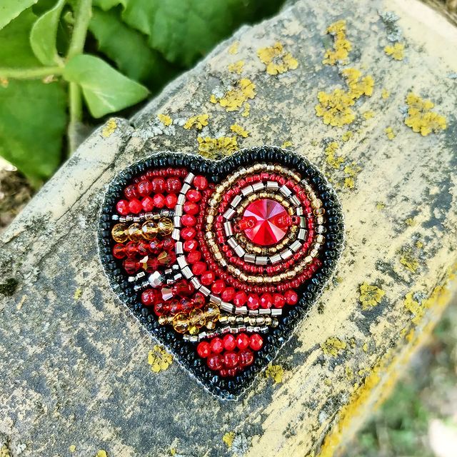 rukami_mary в LOOKY. #брошиMary_SY#рукоделие#handmade#etsy#броши#брошиизбисера#красотасвоимируками#наширукинедляскуки#творение#творюивытворяю#сердце#сердечко#красноесердце#лето#heart#hearts#love#summer#творим#делаемброши. Лето-отличная пора д...