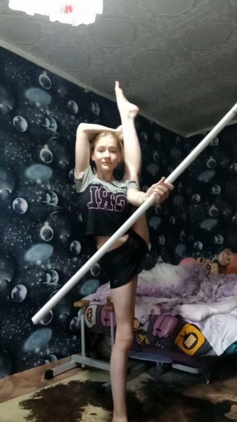 mir.acrobat в LOOKY. #китайские,#акробатика,#цирк,#тренировки. Я дома занимаюсь с к...