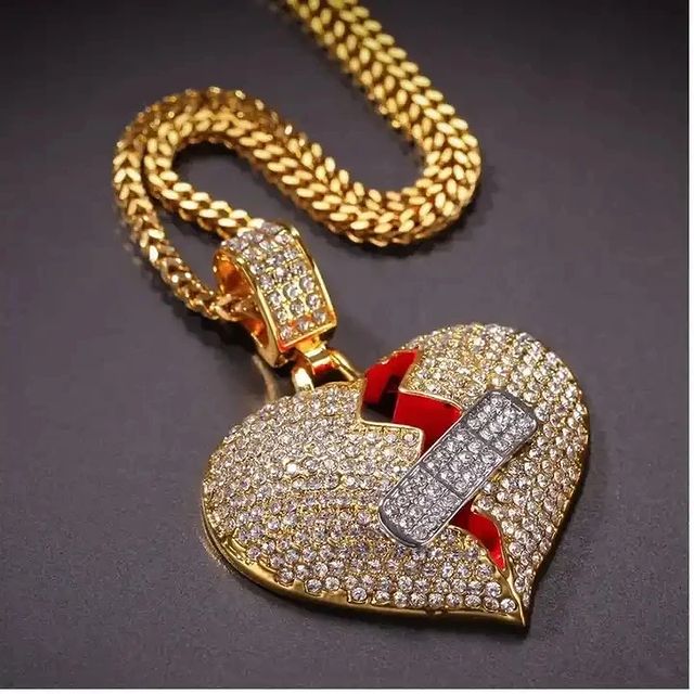 toxiccccon в LOOKY. #new,,#newyork,,#news,,#women,,#men,,#style,,#moda,,#fashion,,#fashionstyle,,#jewelry,,#jewellery,,#tiktok,,#instagram,,#instagood,,#toxiccccon.. Цена: 75 000$
Брилли...