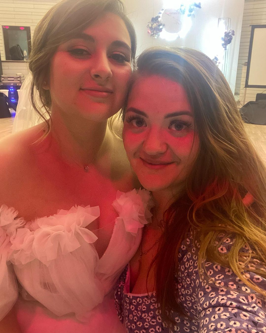 Цвети, мой цветочек, в замужестве 🥰🥳 будь всегда окружена любовью своего мужа 💕🥰❤️😘