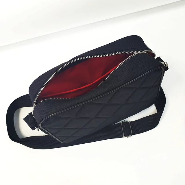 lani_bag_ в LOOKY. #сумканазаказ,#сумкаклатч,#билбoрды,#сумкаизоксфорда. ЛЕТО – время для нар...