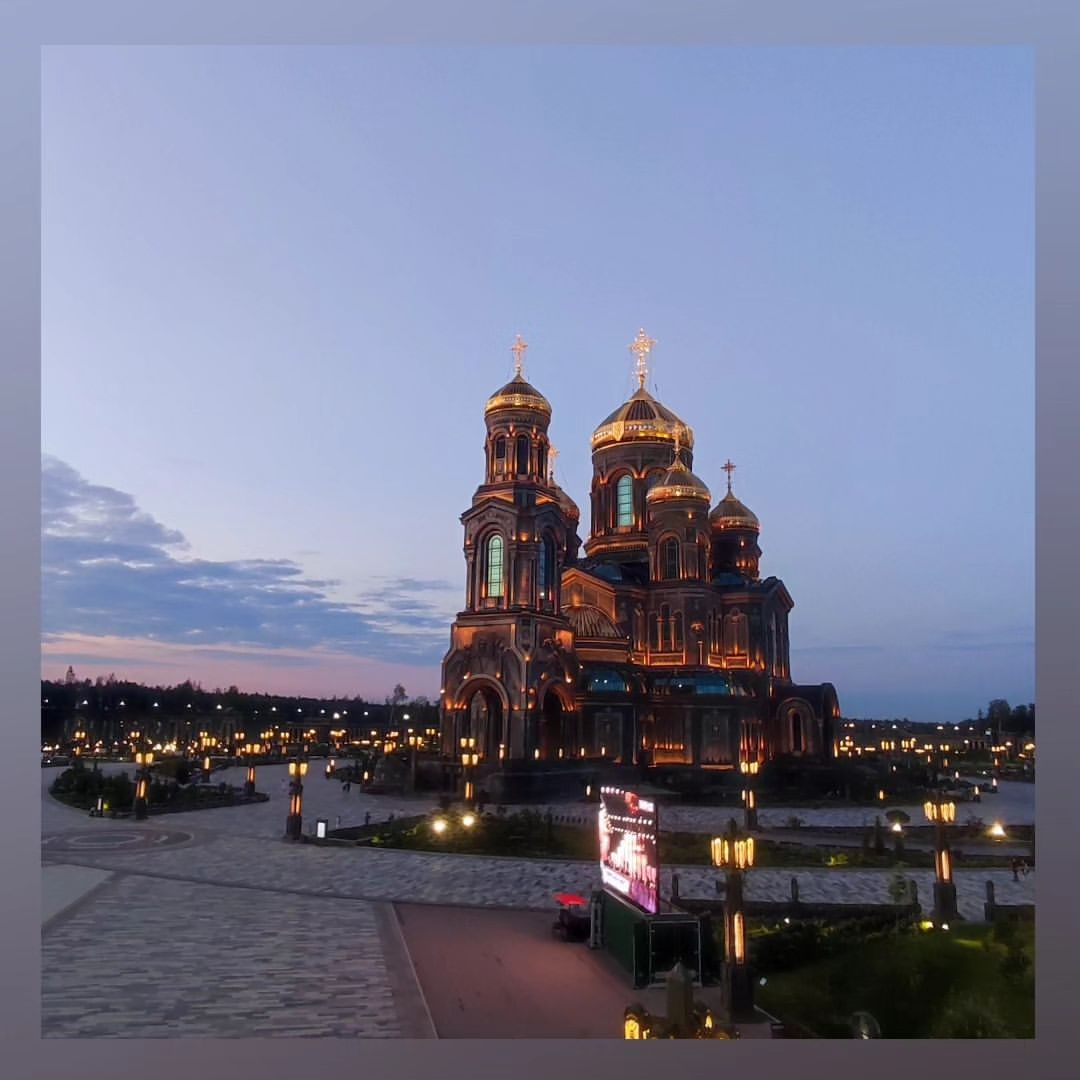 ⛪