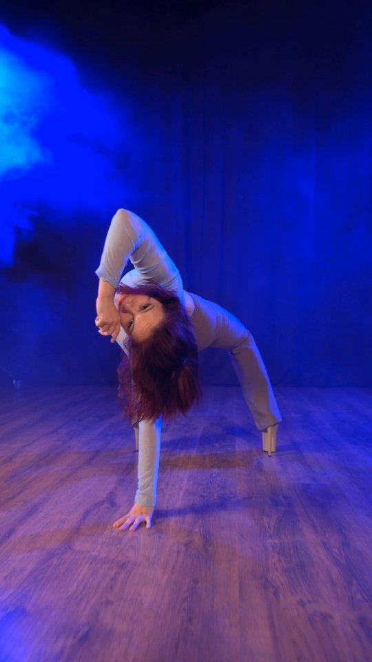 dance_allyanova в LOOKY. . Этому соло 1 год, сц...