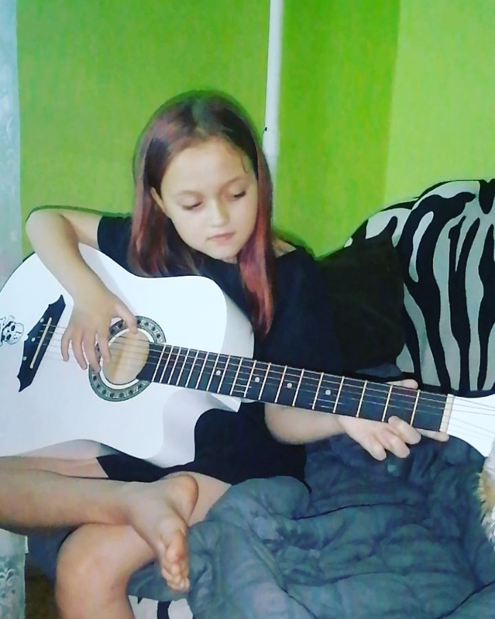 ulya1987koms в LOOKY. . Заказали гитару, сег...