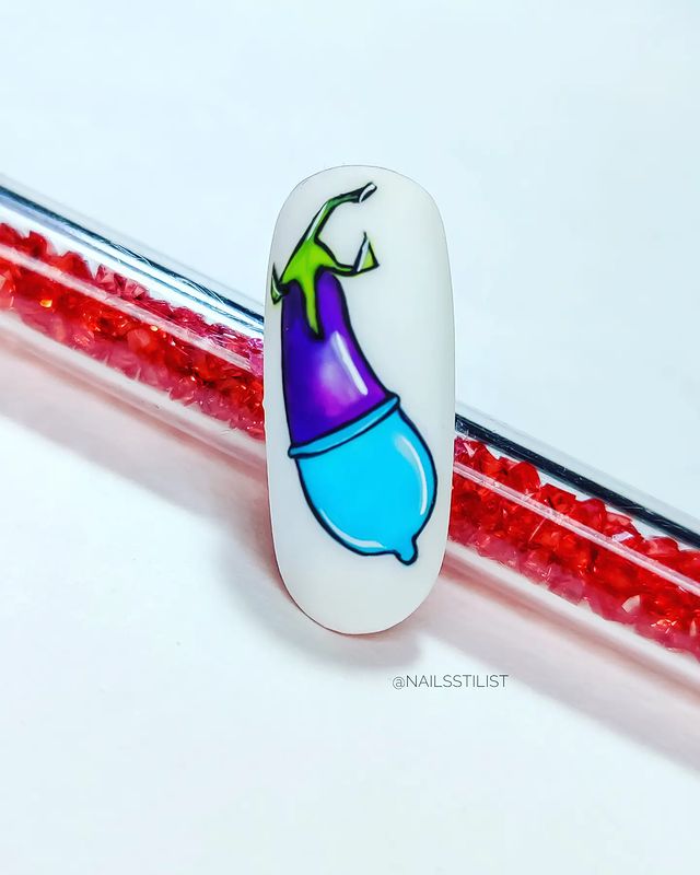 nailsstilist в LOOKY. #рисунокгельлаком,#росписьногтей,#баклажаннаногтях,#сексуальныеногти. Не пойму пОшло или з...