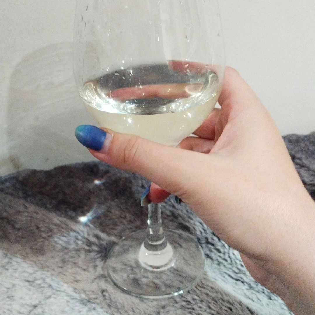 kimmargarita5669 в LOOKY — Начало взрослой жизни, бокал вина не помешает 🍷