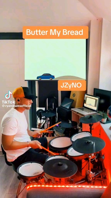 kingbrowntv в LOOKY. . Hi, Can you please f...