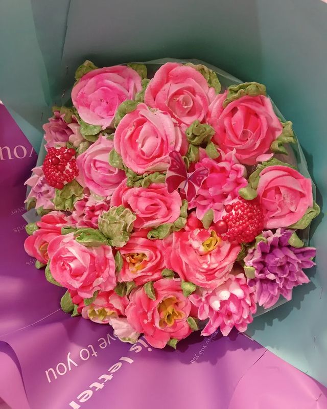 lidia_cakes_us_sib в LOOKY. #зефирручнойработы,#зефир,#зефирдомашнийнатуральный,#зефирныерозы,#зефирусольесибирское,#зефирдомашний,#зефирныецветы. Зефирные букеты. 
Не...