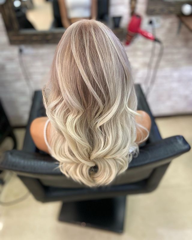 emi.beauty.az в LOOKY. #makeup#hairstyle#colorhair#kesim#baku#türkiye#tambov#ombre#airtach#bolayage#blonde#стрижки#болаяж#аиртач#мелирование#тоталблонд#студиякрасоты#окрашивание#шатуш#балаяж#блонд#платина#локоны#голливудскаяволна#color#lorealparis#hudabeauty#sacbakımı#follow#like. 🌸🌸🌸🌸

#makeup#ha...