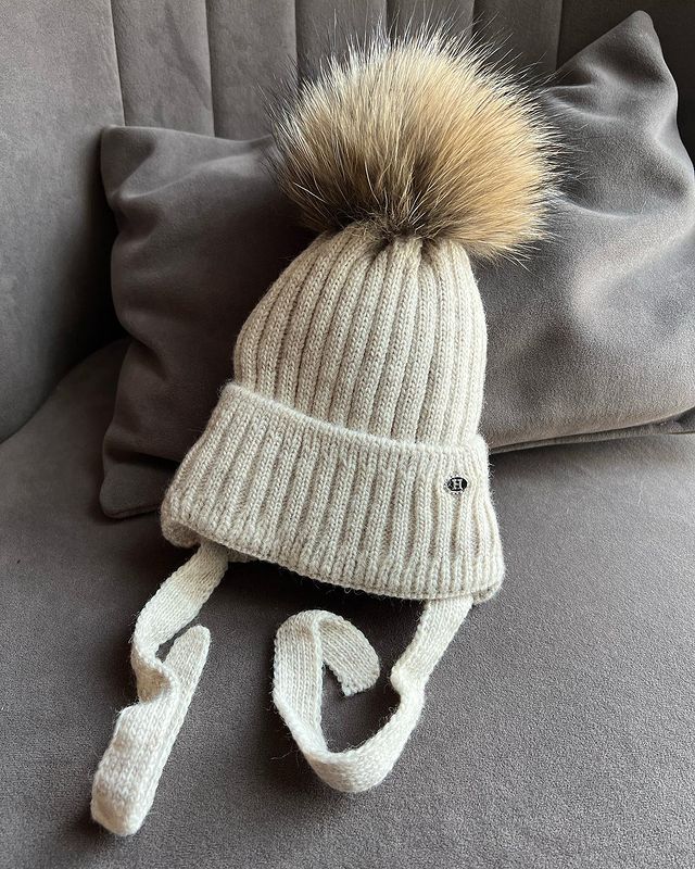 kombinezontut в LOOKY. #шапка#шапказимняя#детскаяшапка#ребенок#yoyo#baby#shop#mama#ямама#мама#роддом7#дети#детскаяодежда#детскиймагазин. Шапка🧶связана из ту...