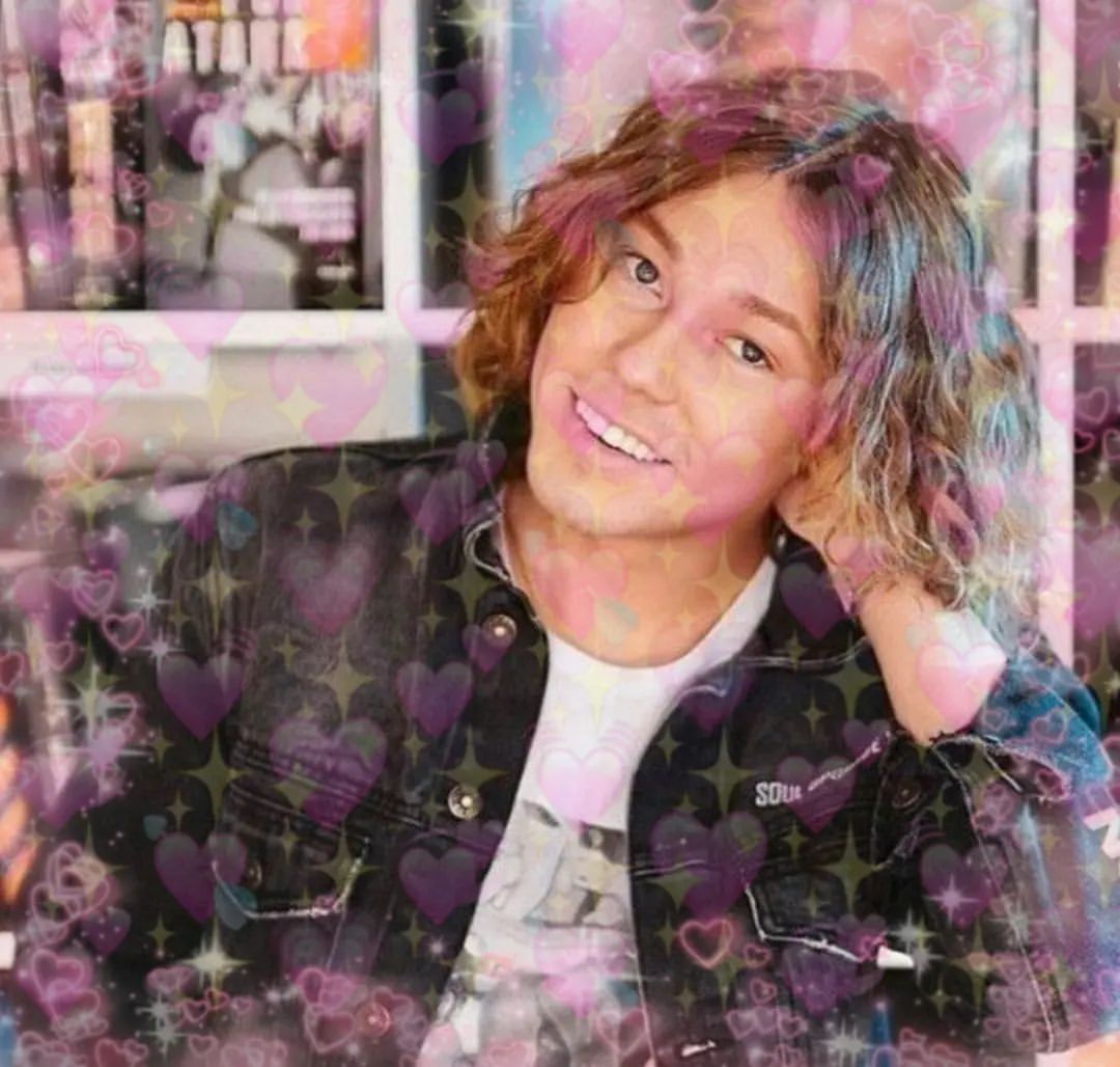 Всем приветики.  Я неожиданно снова тут.  Отзовитесь,  кто всё ещё здесь. 😂😂💗 #димабикбаев #группабис #топ