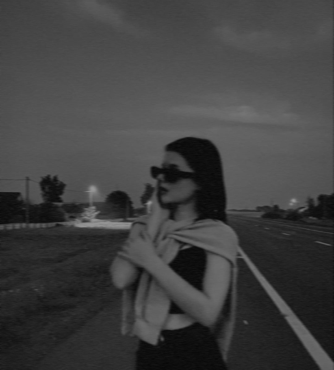 cocxcoll.x in LOOKY. . save me, before I fa...