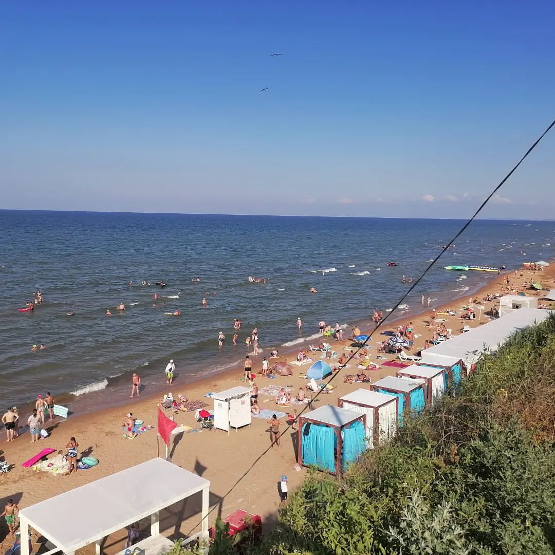 В основном отдыхали на Восточном пляже. Центральный пляж👍, ездили и туда👌