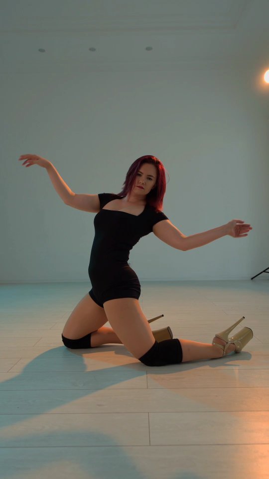 dance_allyanova в LOOKY. #танцыастана,#танцывастане,#стриппластикаастана,#стрипастана,#frameupstrip,#frameupastana,#strip. Сарафан - первая моя...