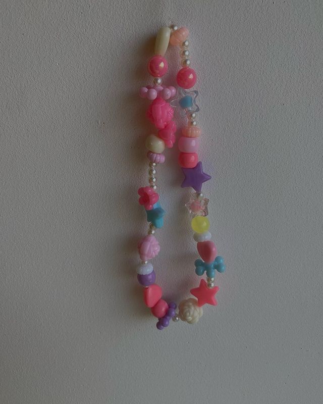 bisaisyl в LOOKY. #украшения,#подвесканателефон,#бисер. 🎀 подвеска на телеф...