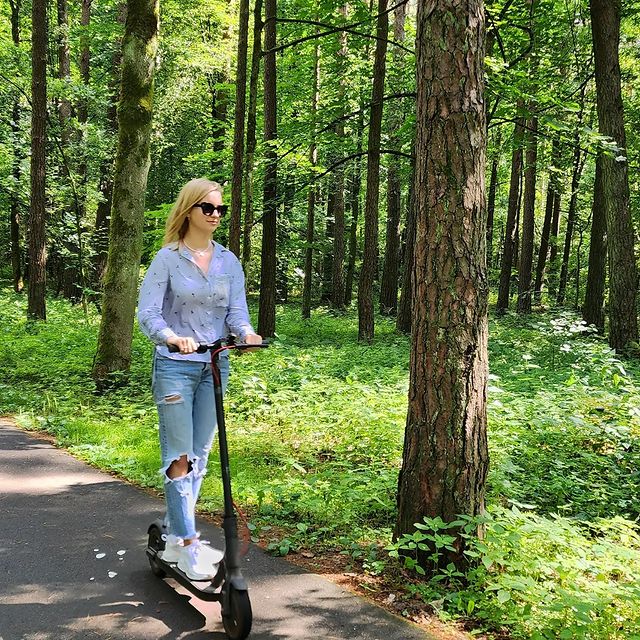 sofia_gutman_ в LOOKY. . 🌲☀🛴