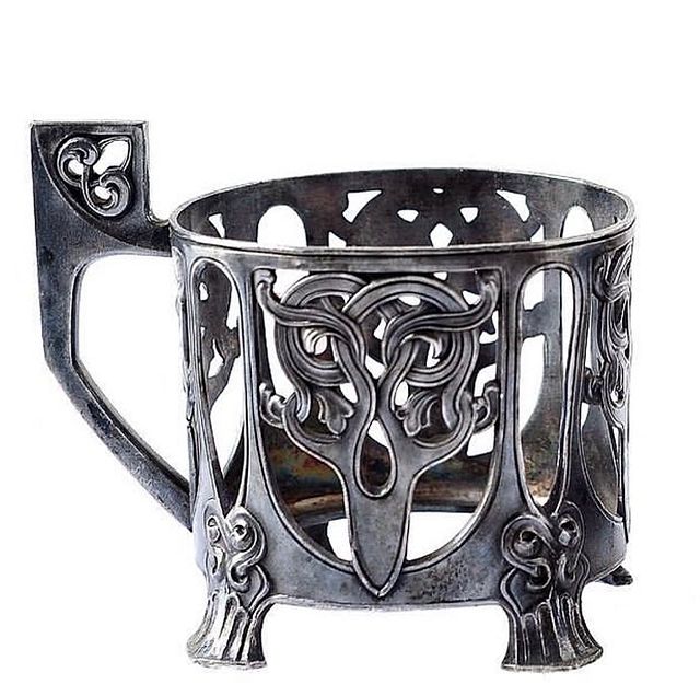 bl0shka_flea в LOOKY. #wmf,#вналичии_bl0shka_flea,#wmfgermany,#подстаканник,#подстаканники,#старинныйподстаканник,#антиквариат,#антиквариатмосква,#антиквариатизевропы,#антикварнаяпосуда,#антикварнаялавка,#антикварныевещи,#антикварныепредметы,#купитьантиквариат,#винтажизевропы,#старина,#коллекцияподстаканников,#подстаканниккупить,#блошка,#блошиныйрынок,#блошиныйрынокмосква,#блошиный_рынок,#блошиныйрыноконлайн,#оловяннаяпосуда,#посудаолово,#glassholder,#glassholders,#wmfglassholder,#wmfantique,#wmfantiques. ⚜️ 𝚆 𝙼 𝙵 ⚜️ 
Анти...