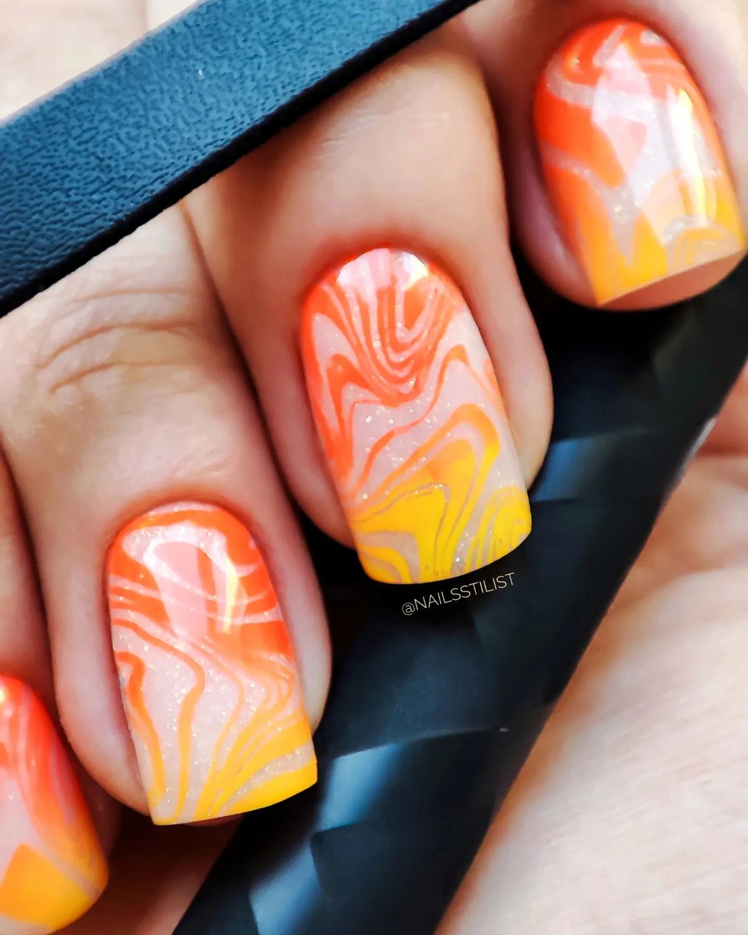 nailsstilist в LOOKY — Уже поднадоели, хочу переделать.
 Хочу миндаль, аквариумный 