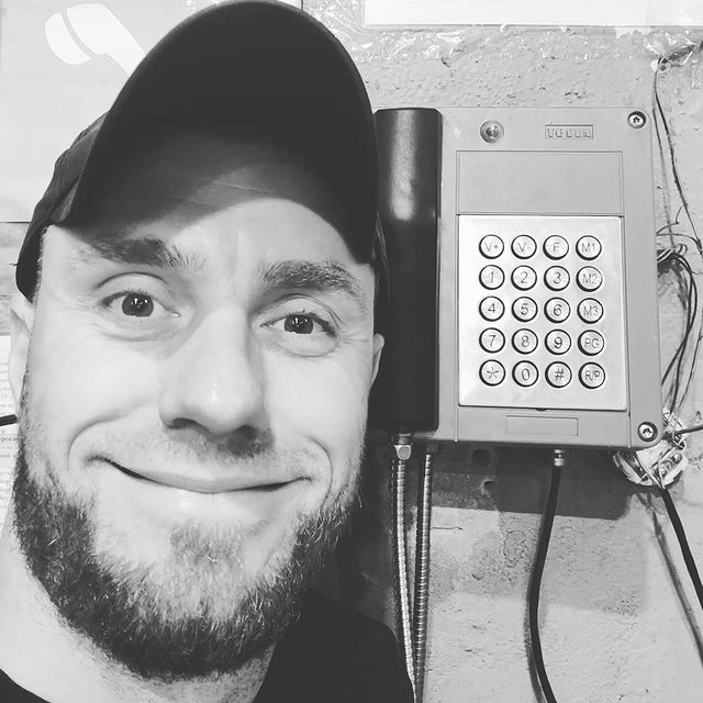 alexey_kazanin в LOOKY. #smilestyle,#tesla,#red_tesla,#work,#job,#telephone,#телефон,#стационарный,#работа,#работатакаяработа,#лето2023,#работай_в_кайф,#Бийск,#Алтай,#Сибирь,#Biysk,#Altay,#БЭ,#Biyskenergo,#summer2023. Сейчас будет минута ...
