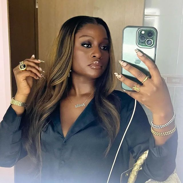Queen Anita brows в LOOKY. . null