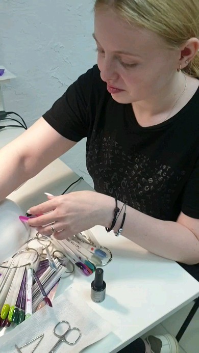 lnail_studio62 в LOOKY. #курсыманикюра,#курсырязань,#маникюробучение,#близняшки. Бывает и так😍 Ну а ...