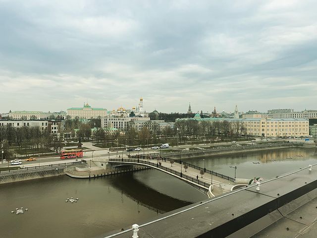 fordjik в LOOKY. #красивыевиды,#Москва,#третьяковка,#третьяковскаягалерея,#река,#мост. На крыше Третьяковск...